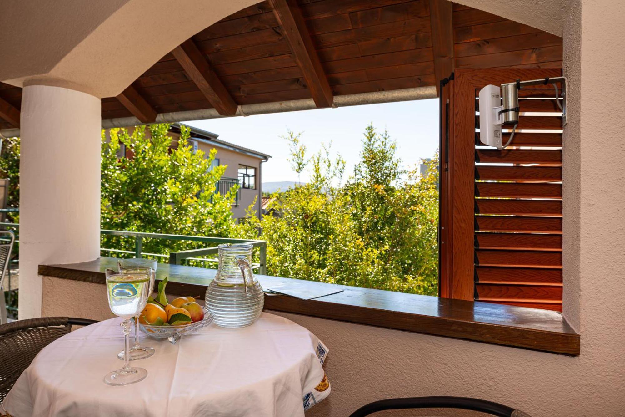 Apartments Adriana Starigrad Paklenica Exterior photo