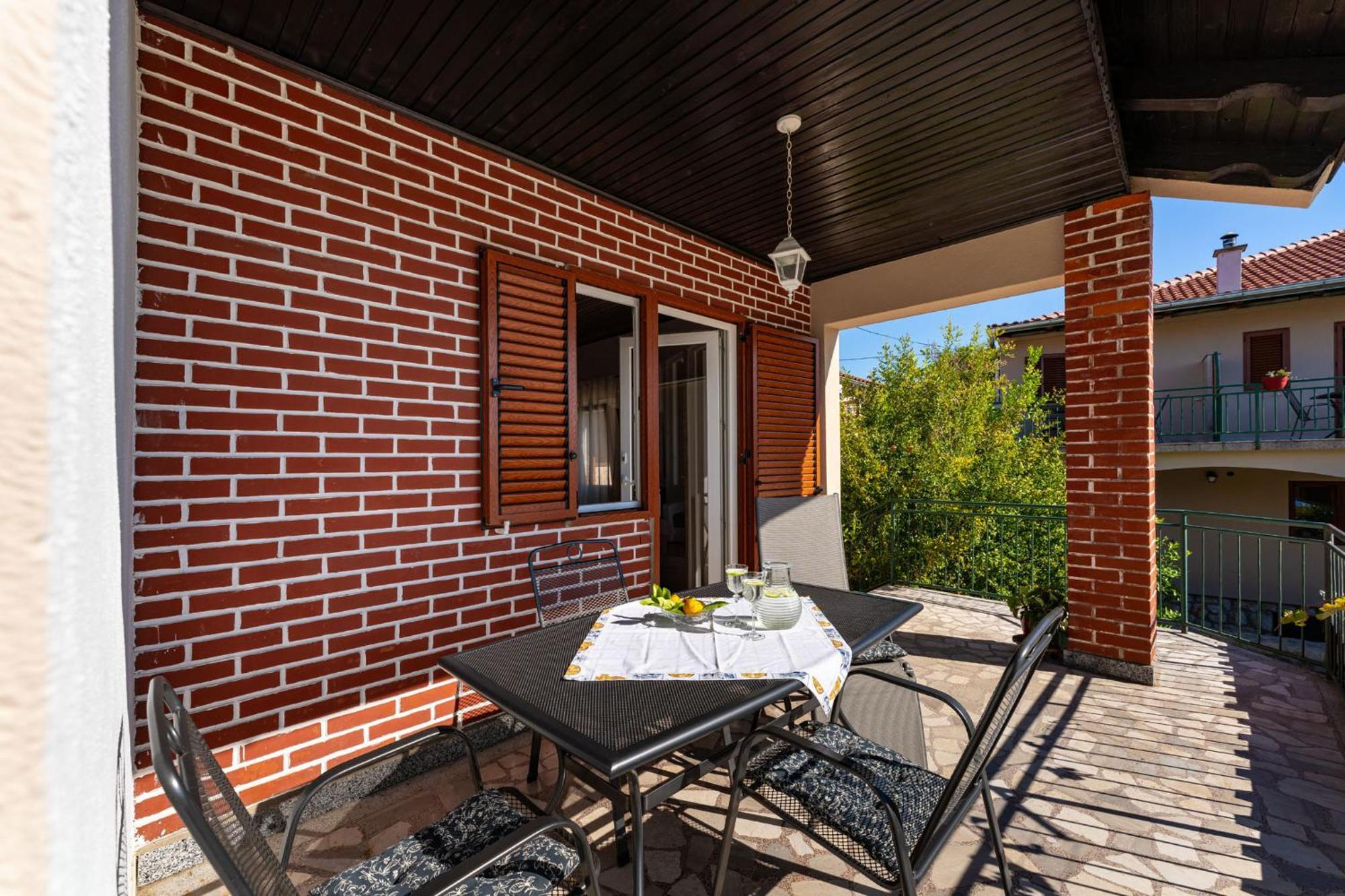 Apartments Adriana Starigrad Paklenica Exterior photo