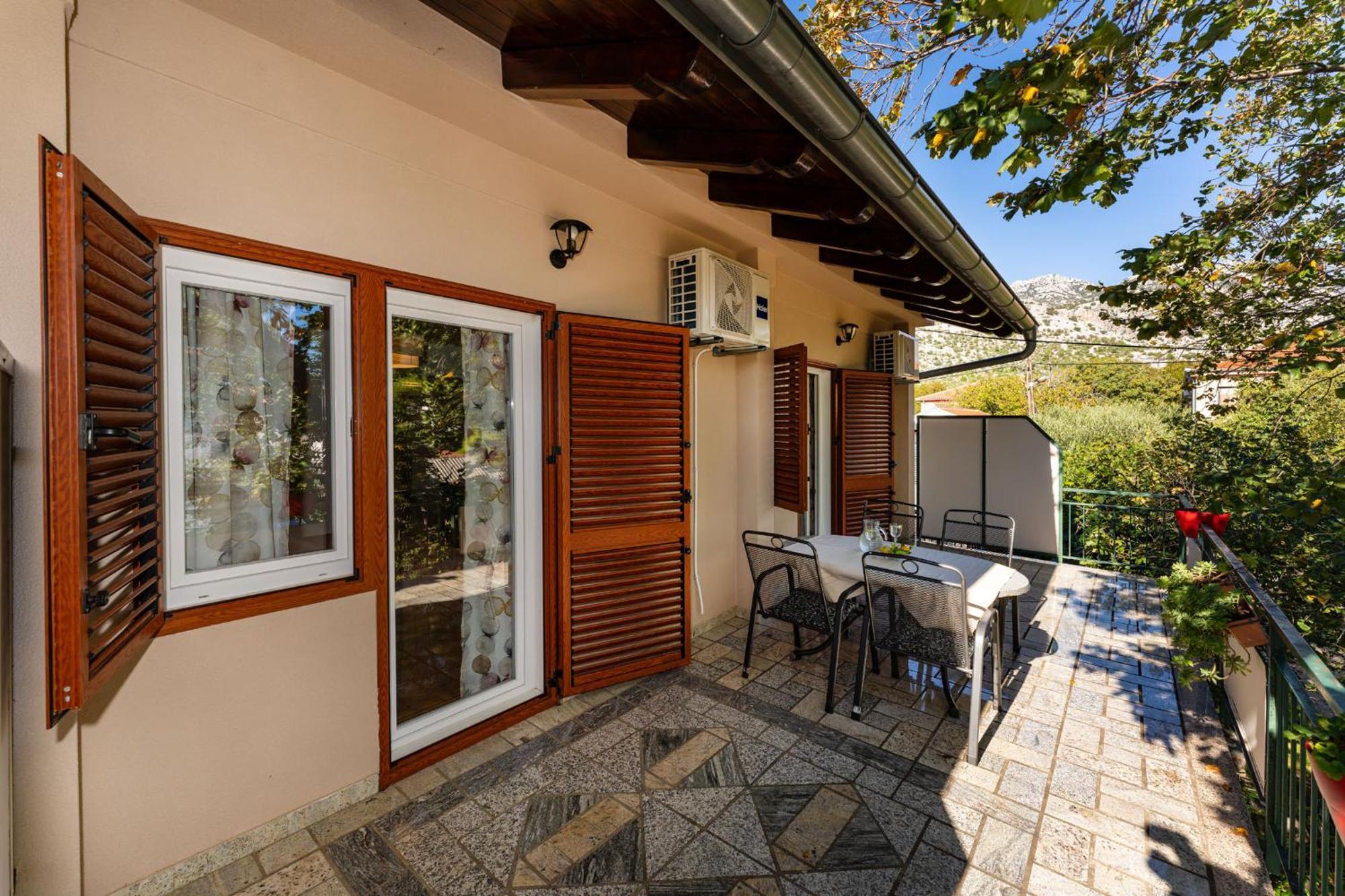 Apartments Adriana Starigrad Paklenica Exterior photo